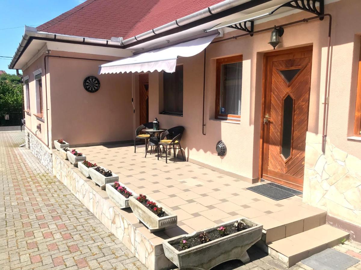 Postakocsi Vendégház Kisgyőr Exterior foto